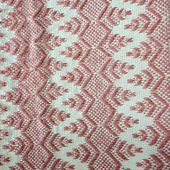 Vintage peachy geometric woven throw blanket with fringe 44" x 60" - Picture 4 of 6